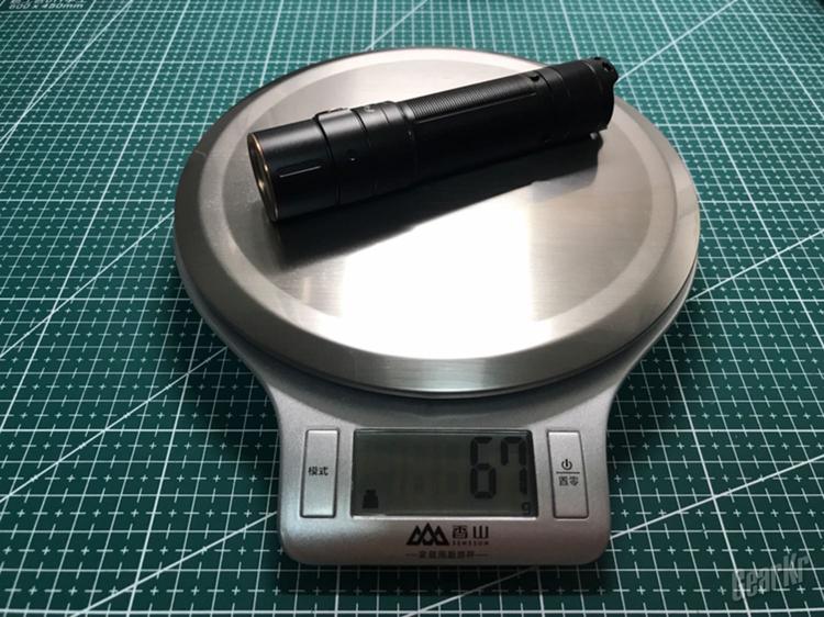 创造令人惊艳的大小,给予令人惊叹的光芒——Fenix E35 V3.0超亮便携EDC手电