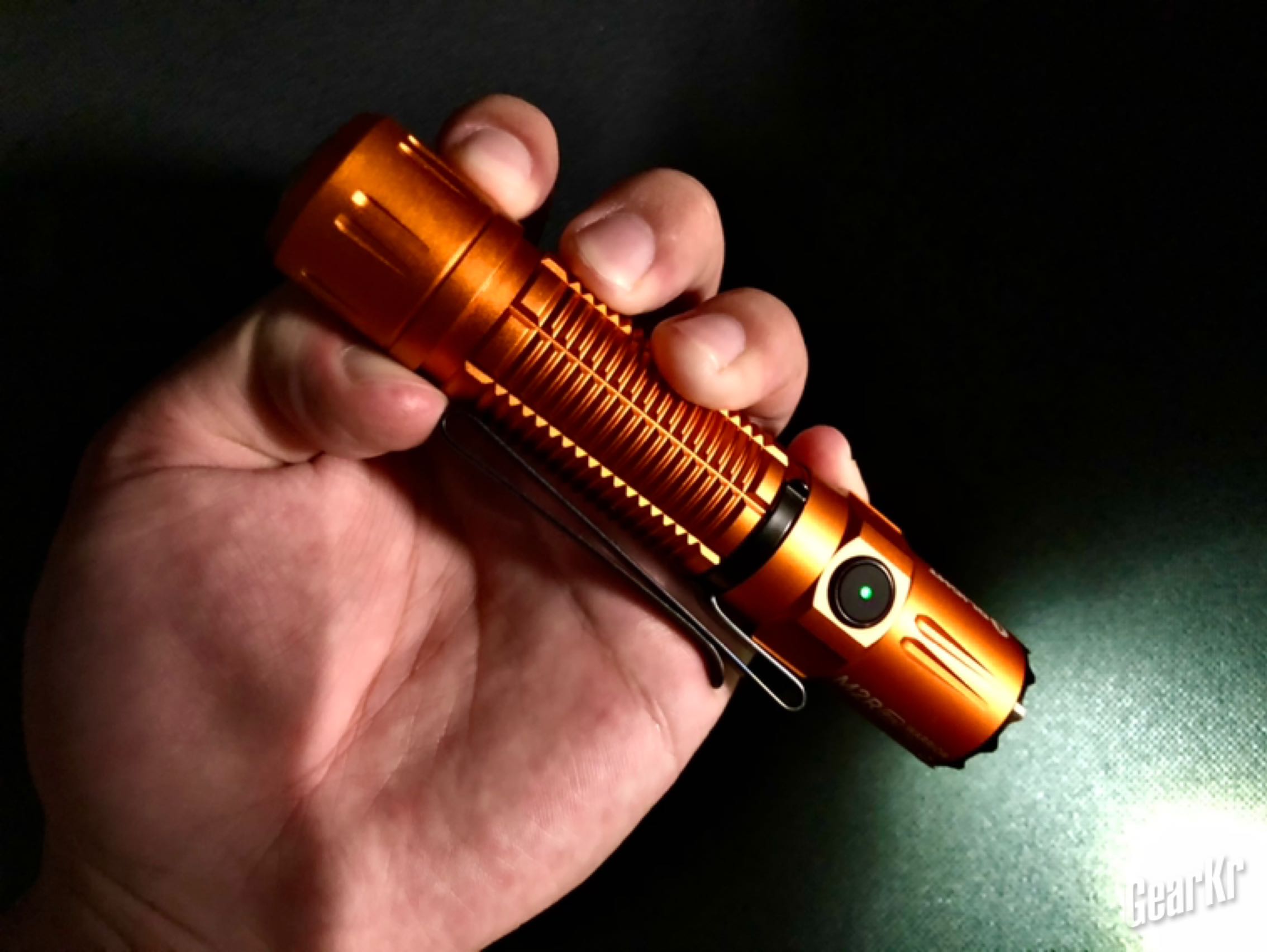 靓丽的贴身卫士——olight m2r pro橙色限量版