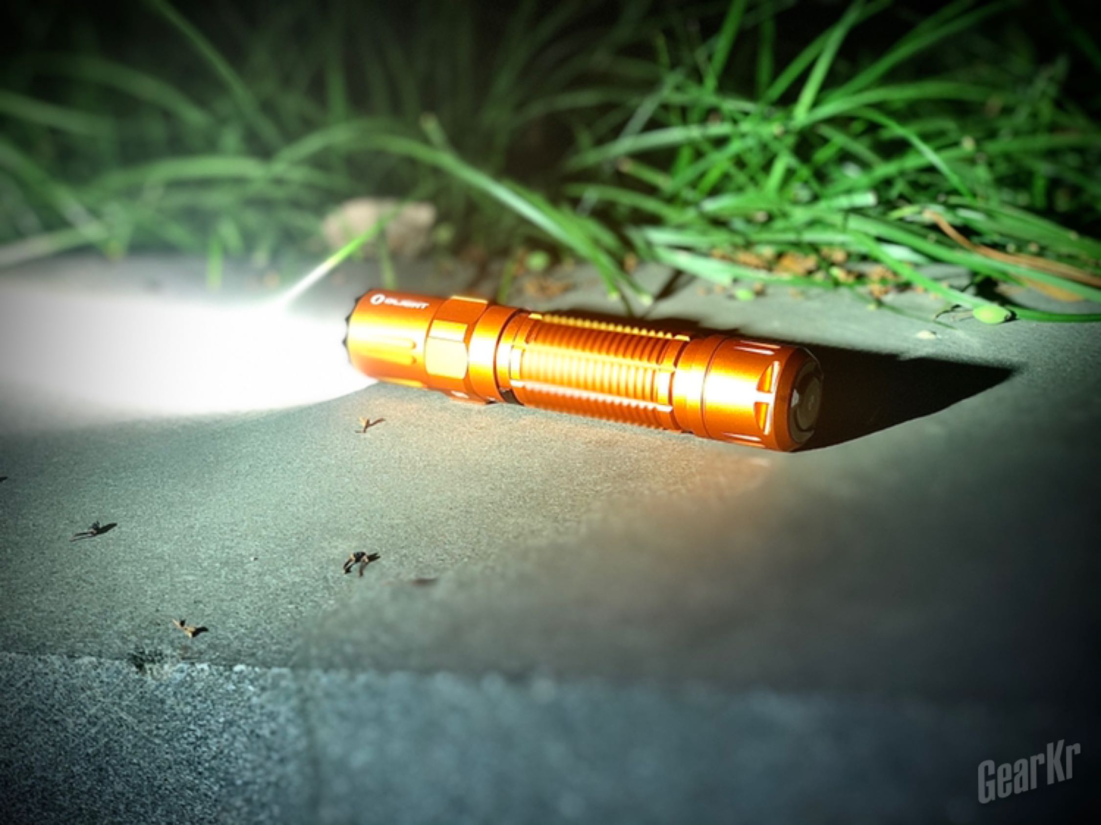 靓丽的贴身卫士——olight m2r pro橙色限量版