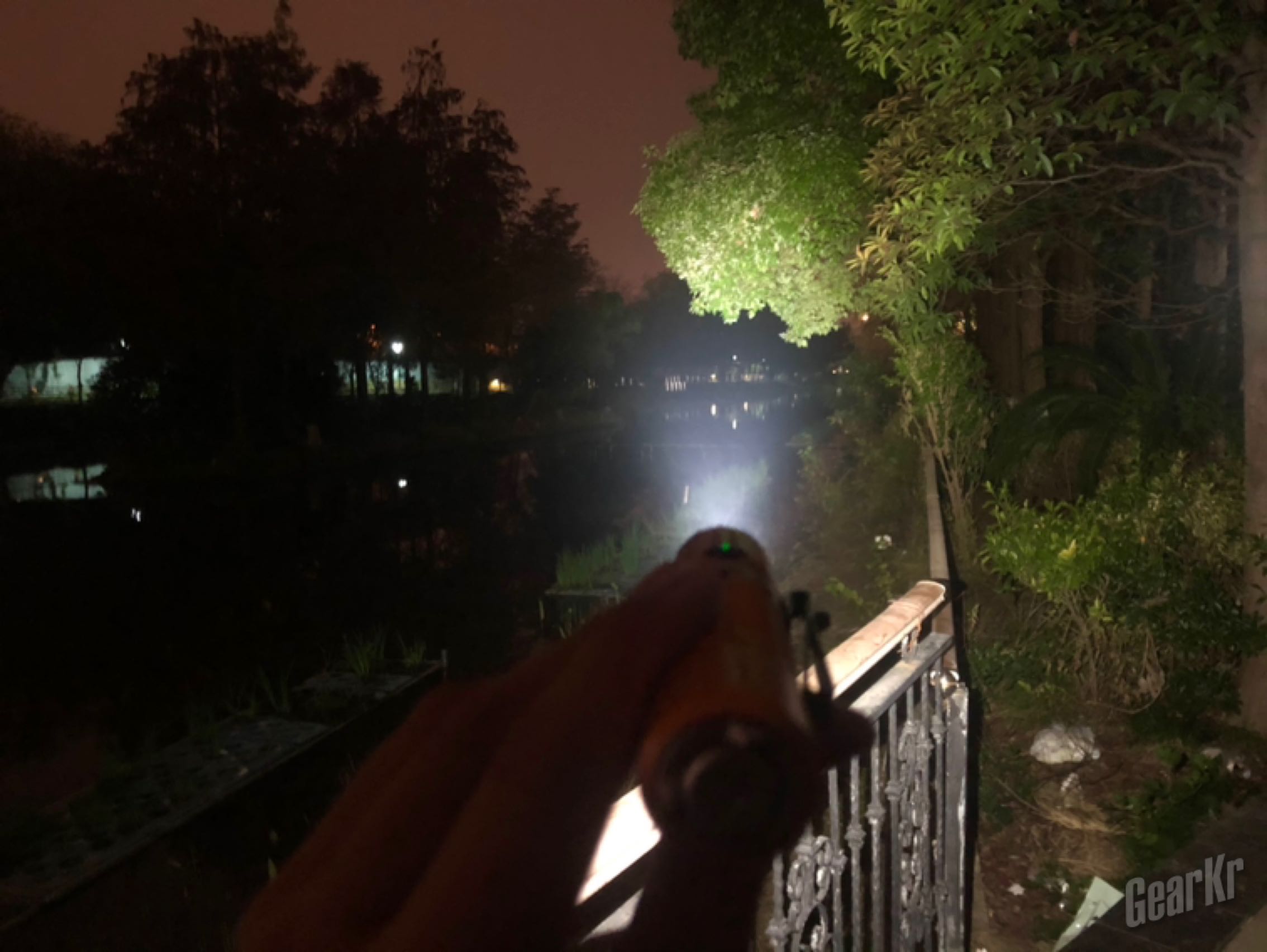 靓丽的贴身卫士——olight m2r pro橙色限量版
