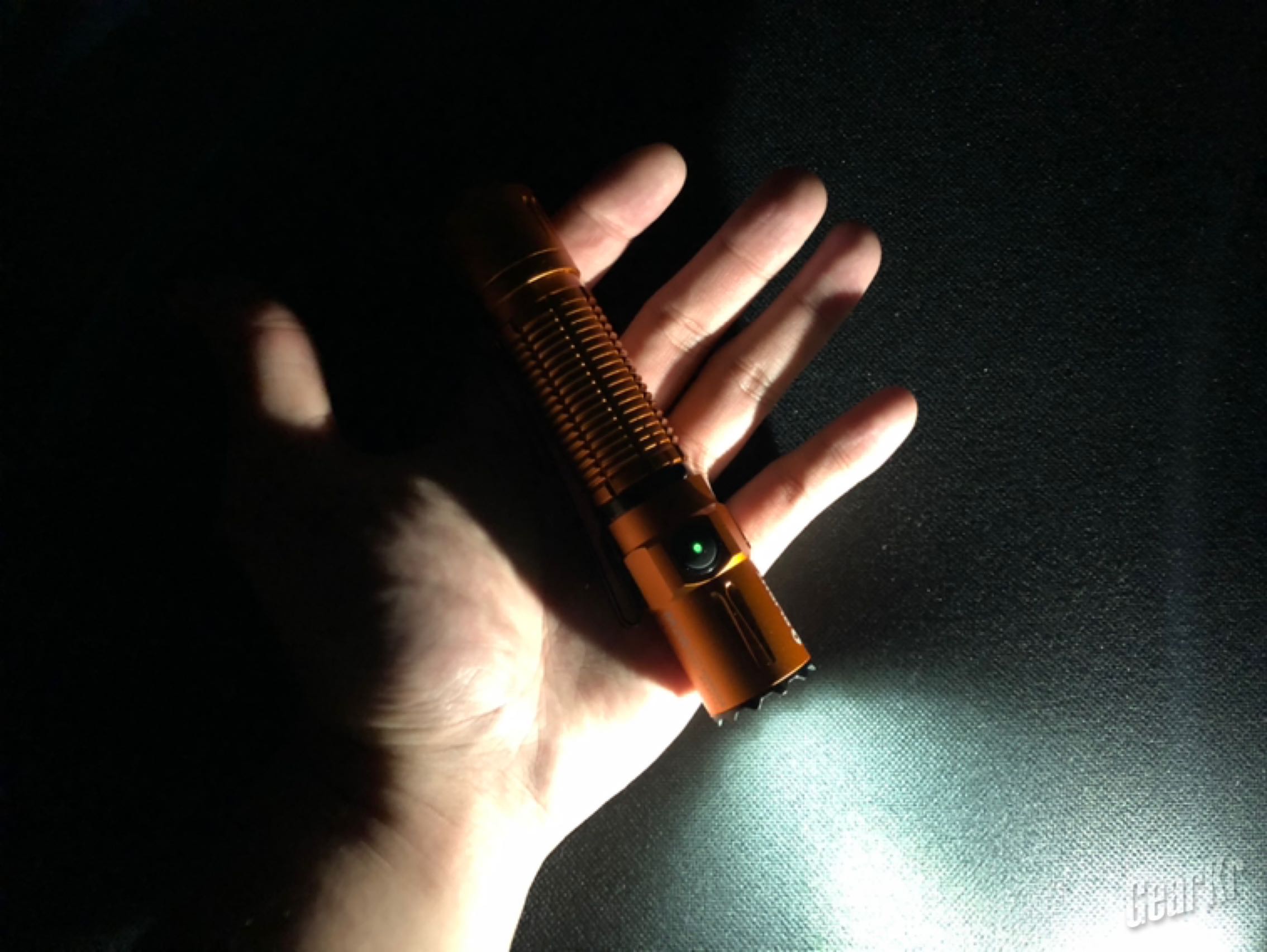 靓丽的贴身卫士——olight m2r pro橙色限量版